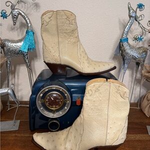 NEW Gorsuch Handmade Custom Boots 7.5 Women’s Ostrich Ankle Zipper Western Cream